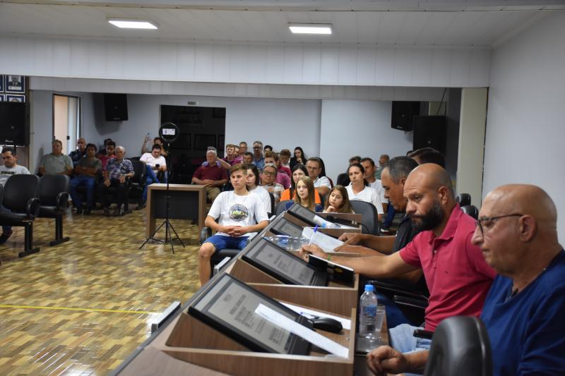 Confira a pauta da sessão desta segunda-feira (23)